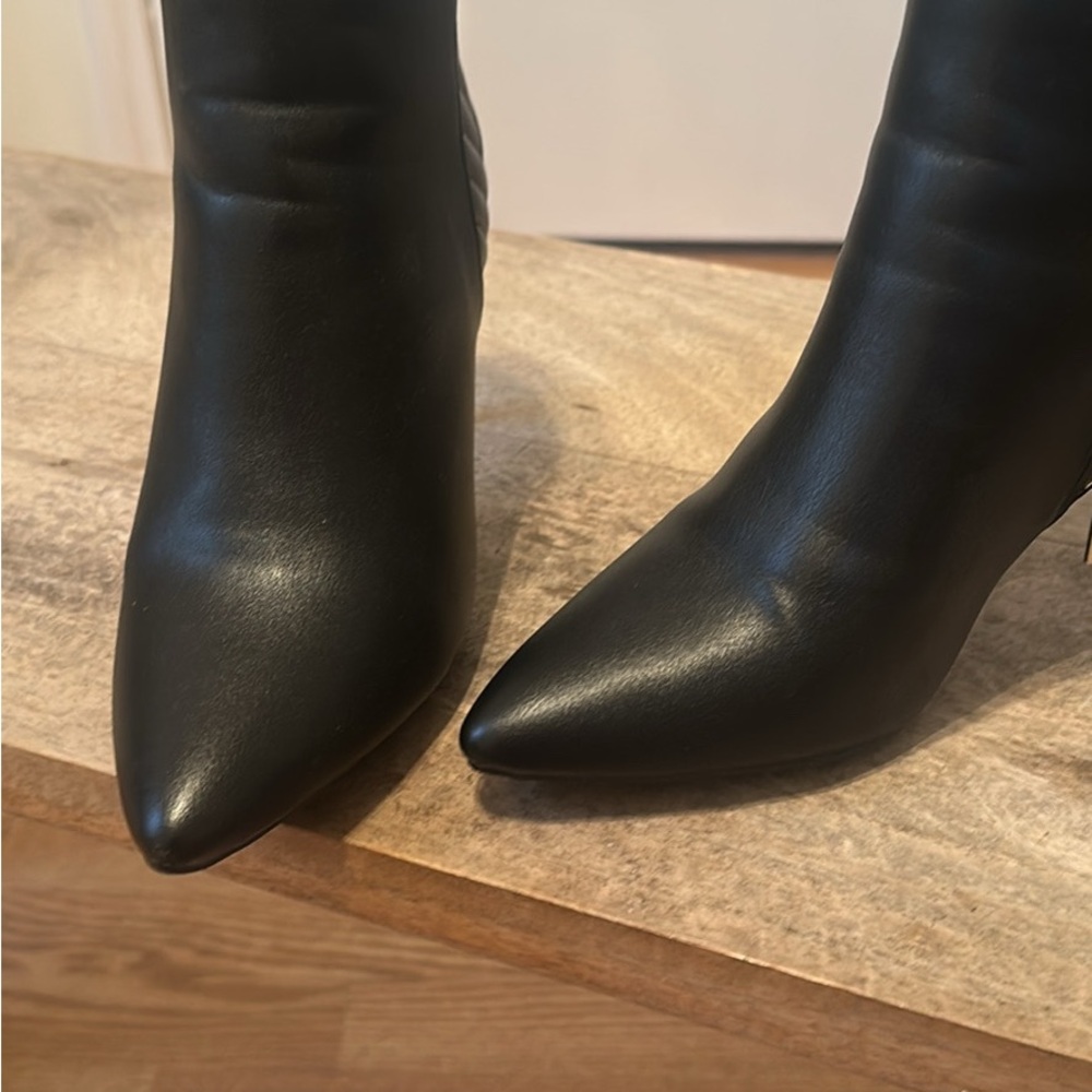 Elegant Black Women's Boots